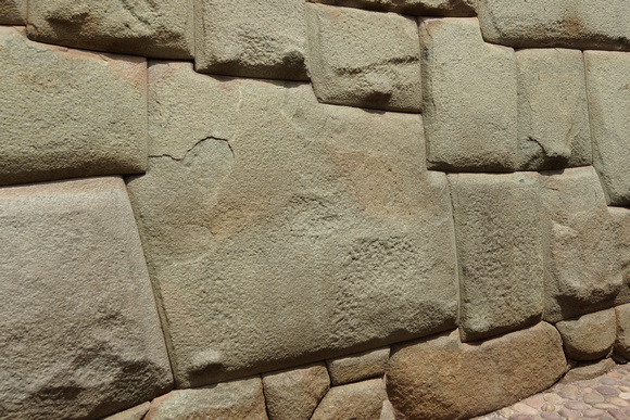 Fine Inka stonework (I)